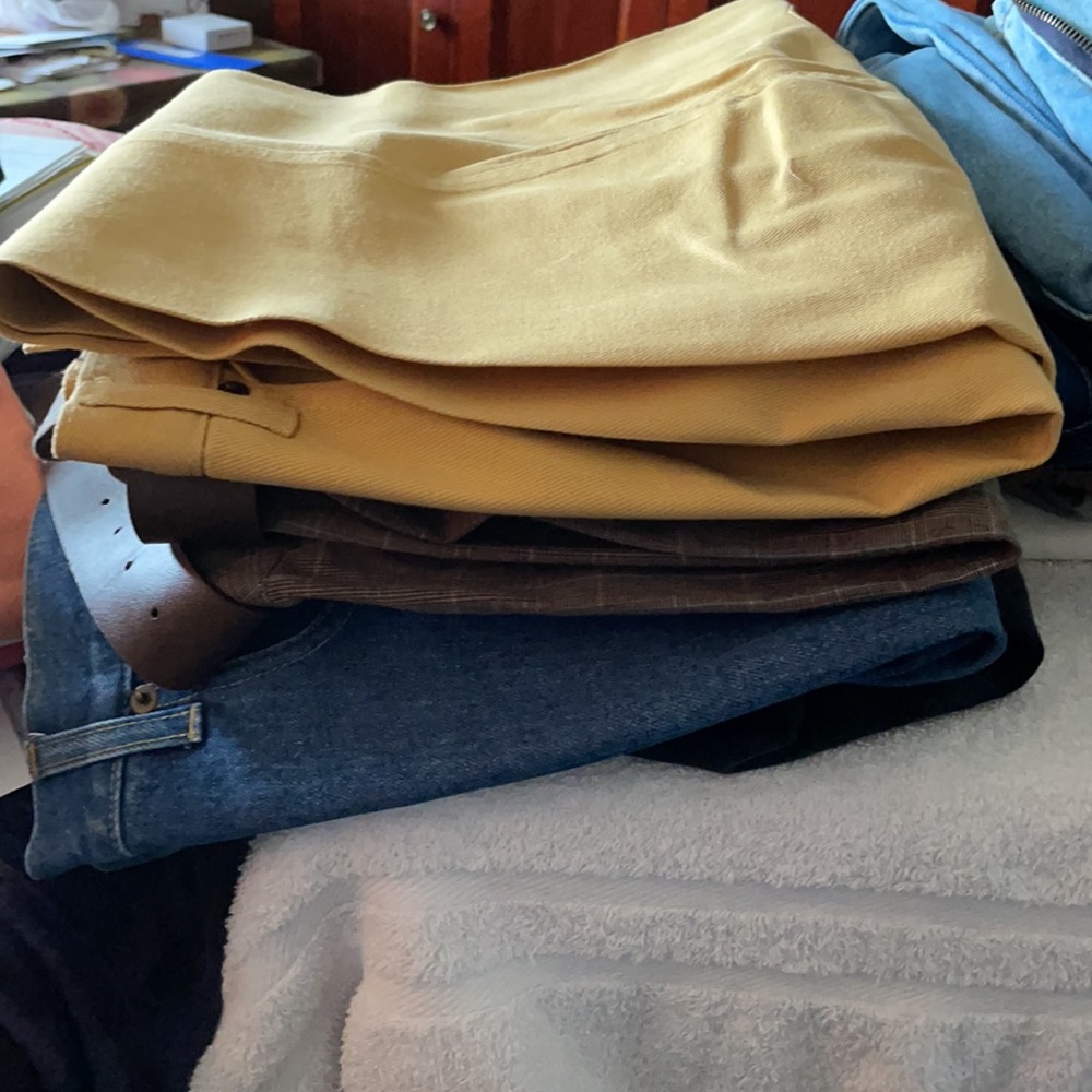 Jeans - Picture 2 of 3